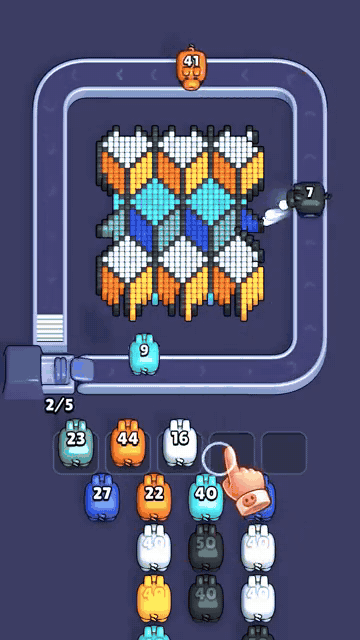 Pixel Flow gameplay showing a pig travelling along a ring-shaped belt